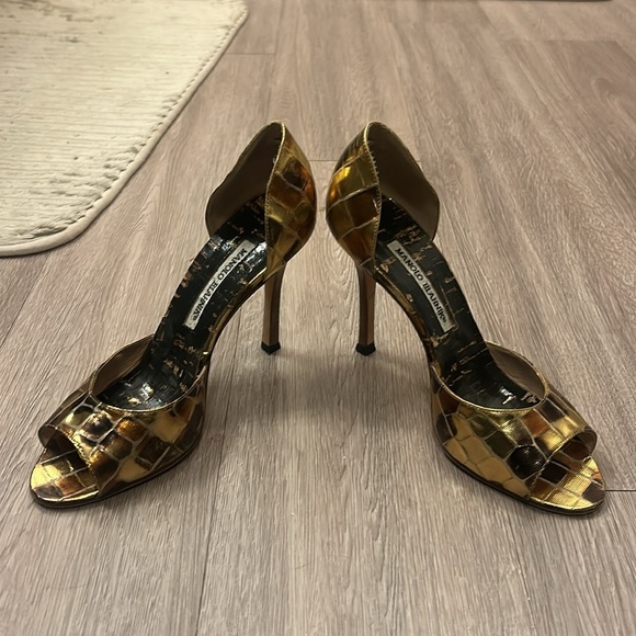 Manolo Blahnik Heels - Astutado Metallic Patch Gold Shoes - Picture 2 of 5